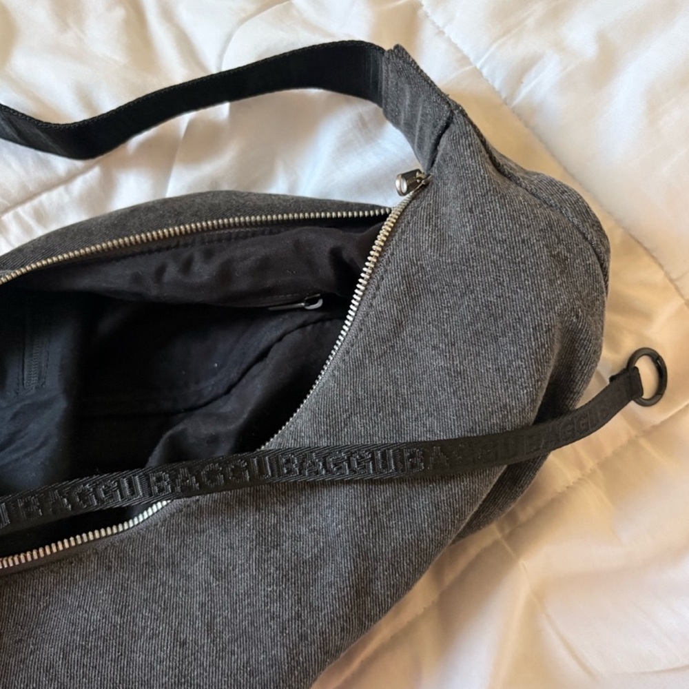 BAGGU Medium Denim Crescent Bag - Picture 3 of 3